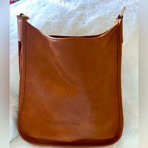 Like new Ah Dorned purse